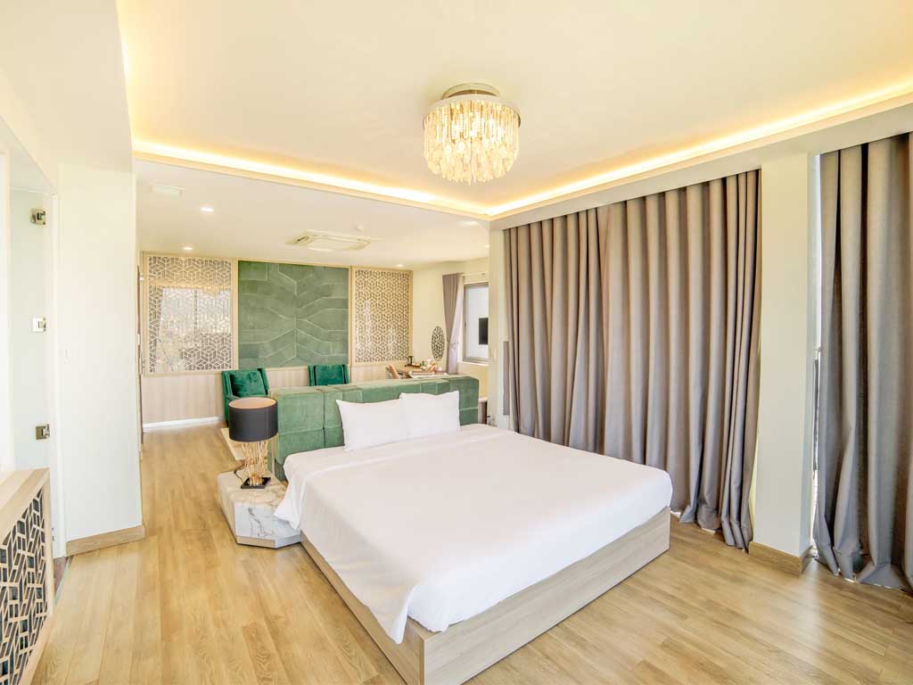 Lake View Quy Nhơn Hotel