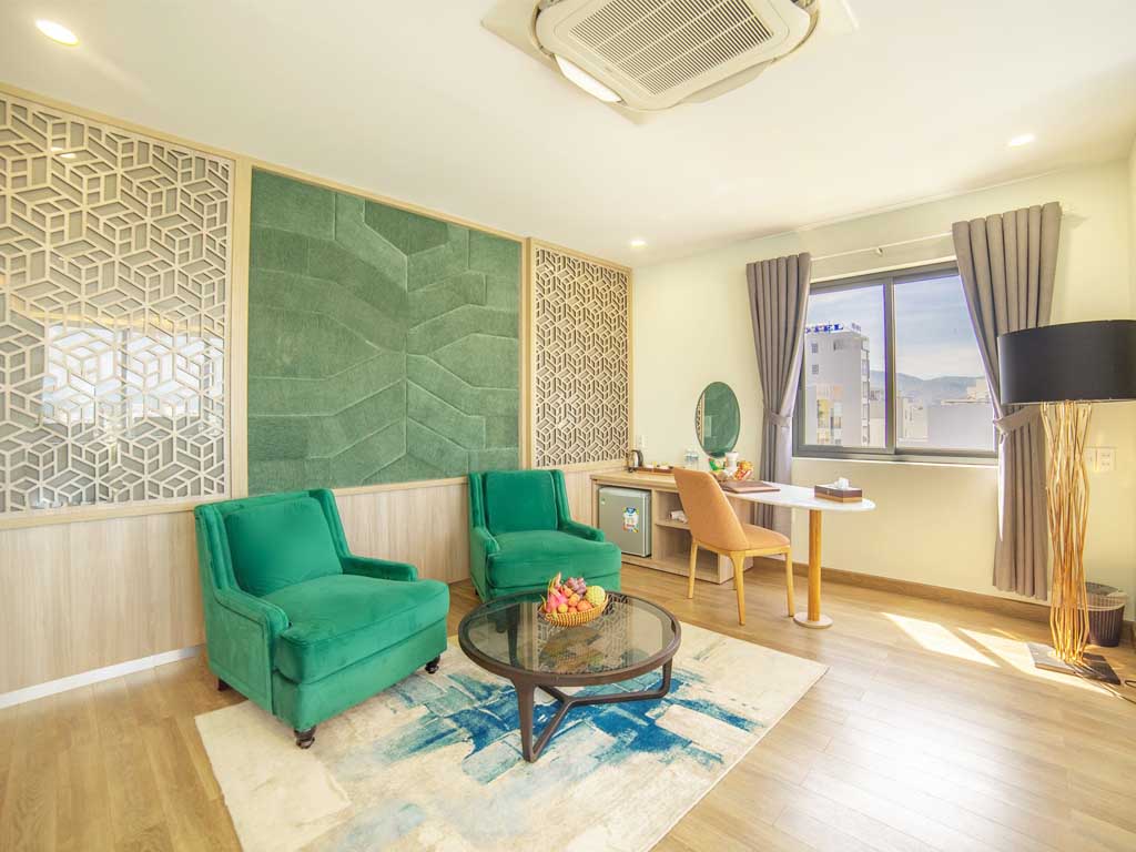 Lake View Quy Nhơn Hotel