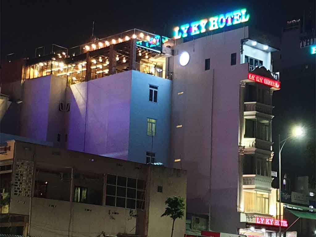 Ly Kỳ Hotel